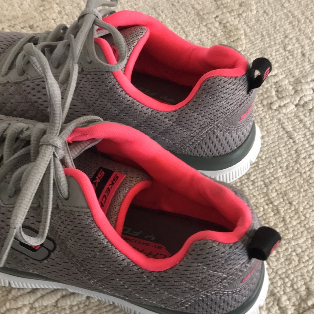 Skechers Good Condition Size 7 - image 6